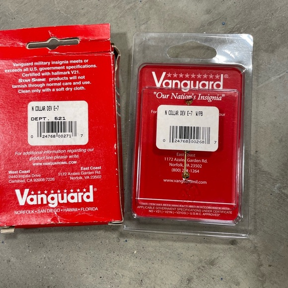 Vanguard United States Navy Lot of 4 pins NEW Military Anchor Star Shine - Picture 6 of 6